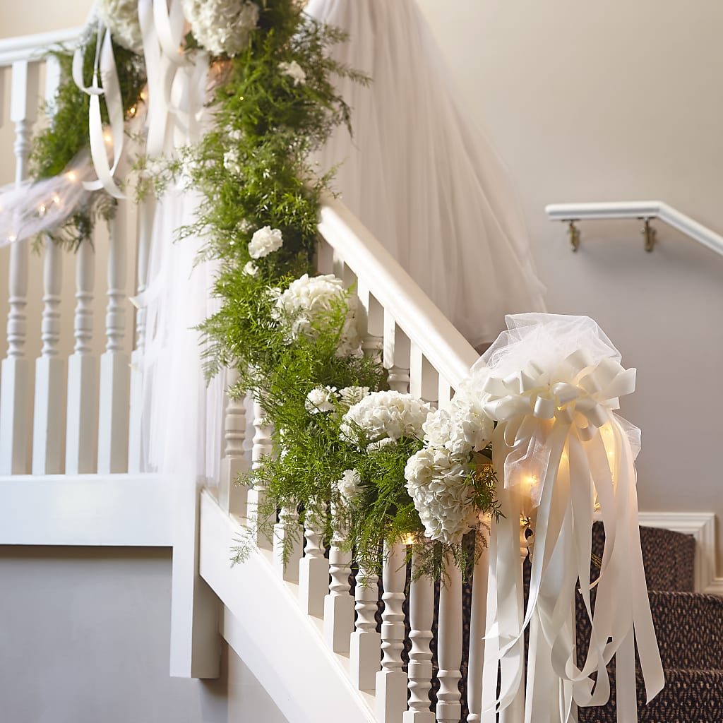 Champagne Dreams Garland – Millennial Florist, Hartsdale NY