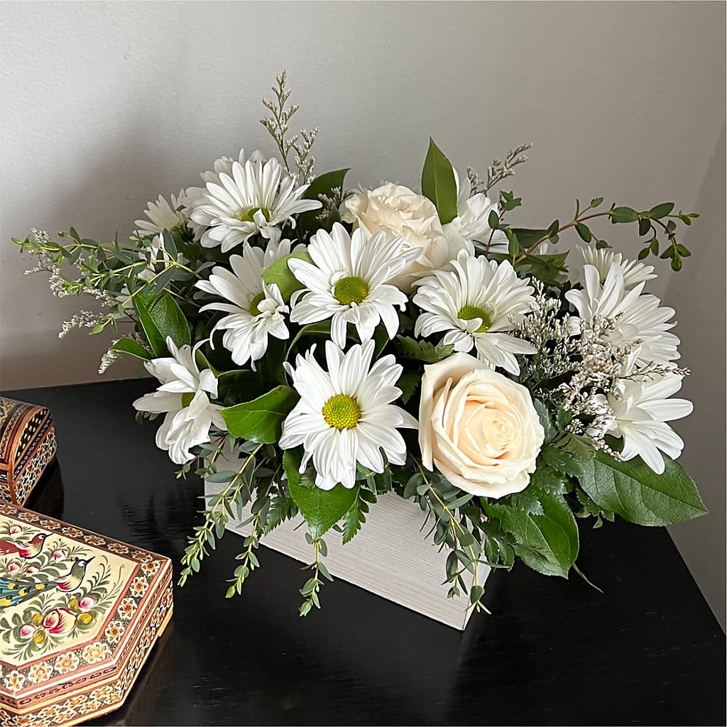 Fresh Linen Box Bouquet –  Millennial Florist, Hartsdale NY