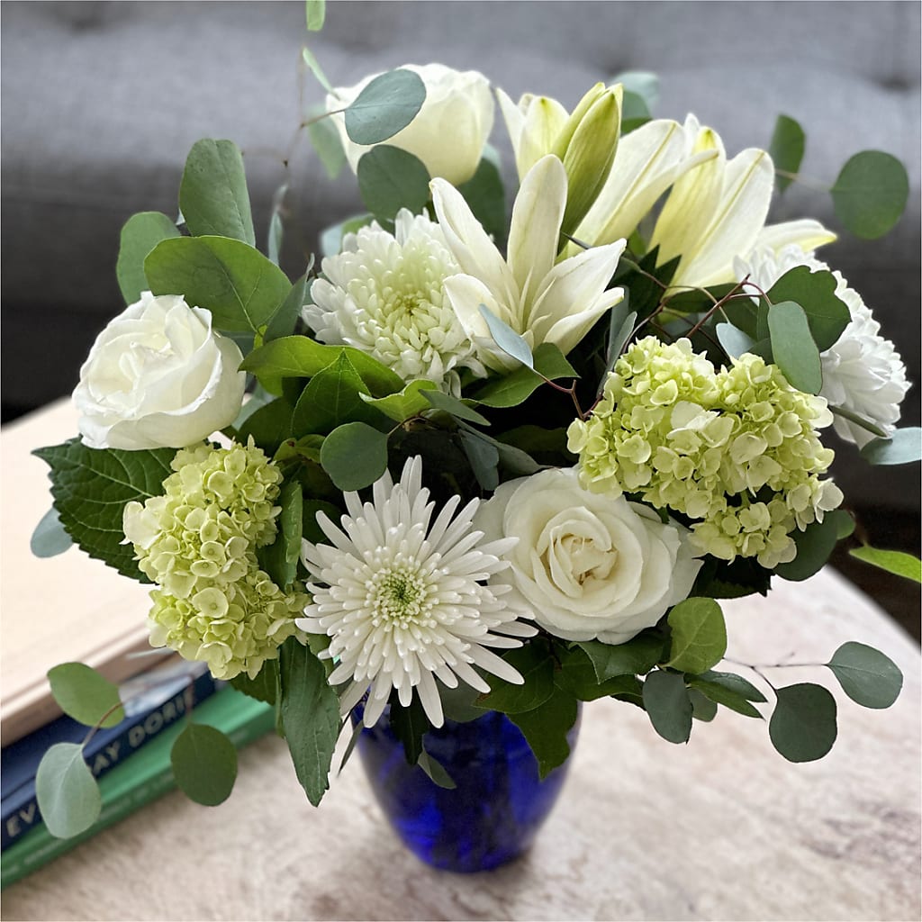 Snowy Dreams Bouquet –  Millennial Florist, Hartsdale NY