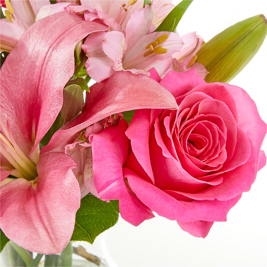Lots of Love Bouquet –  Millennial Florist, Hartsdale NY