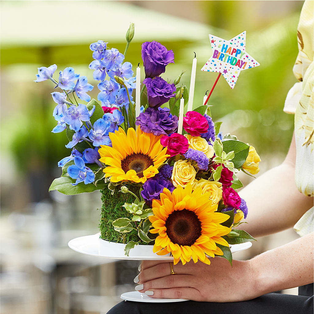 Star of the Day Floral Cake –  Millennial Florist, Hartsdale NY